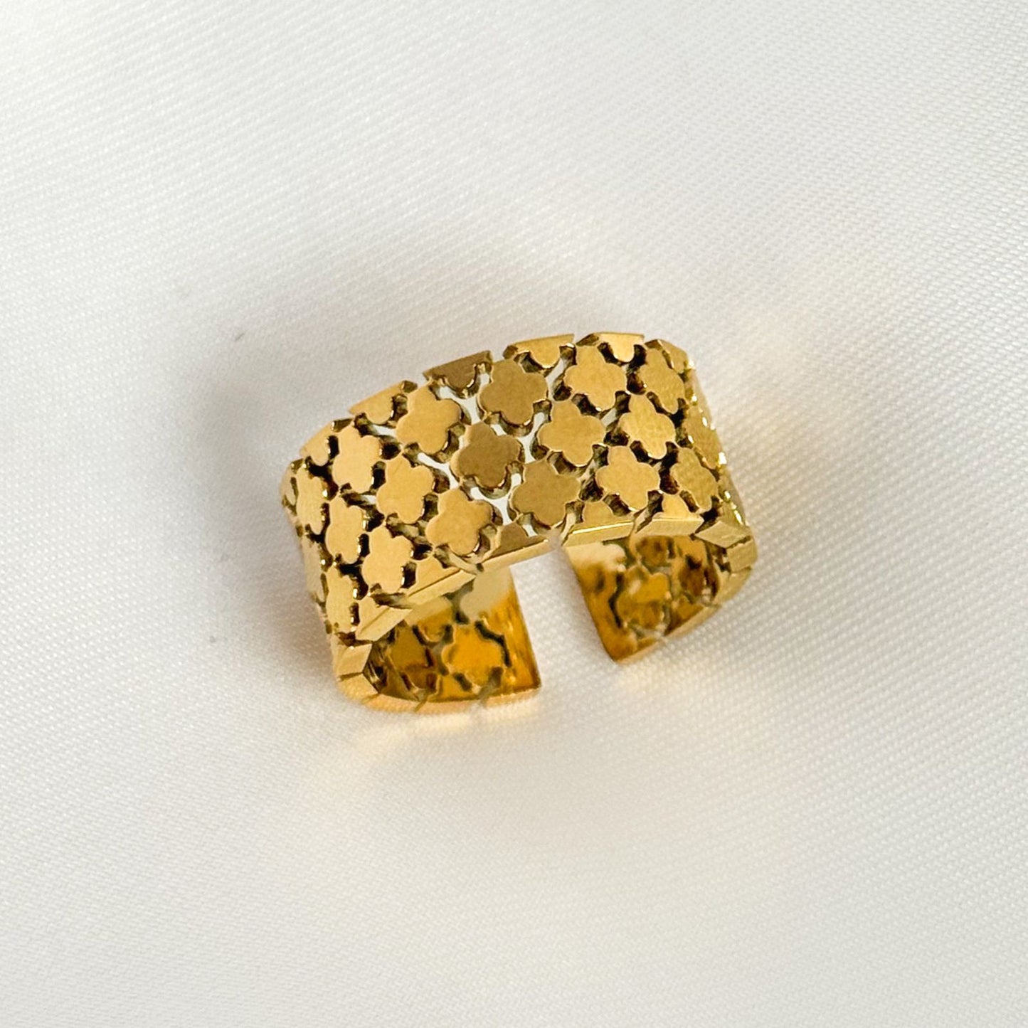 Elegant Clover Cut-Out Adjustable Gold Ring