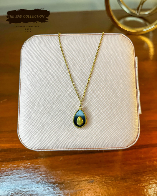 Black & Gold Teardrop Pendant Necklace