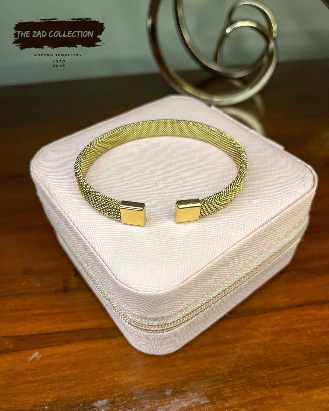 Minimalist Mesh Handcuff