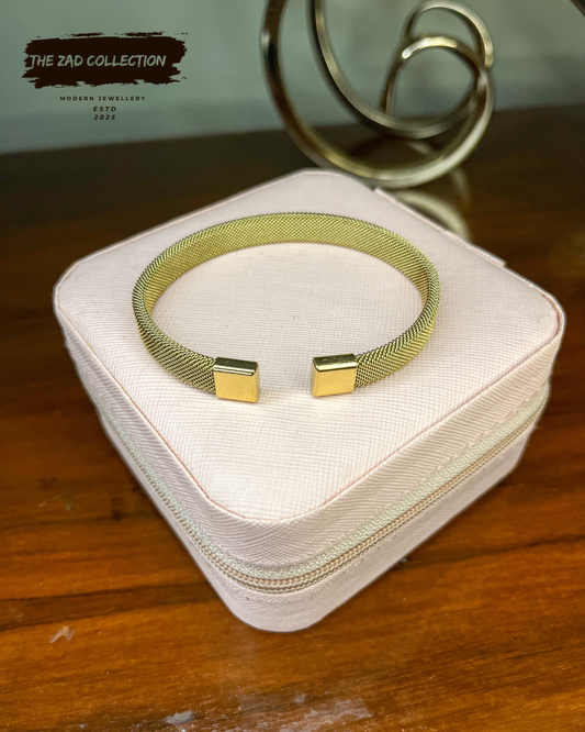 Minimalist Mesh Handcuff