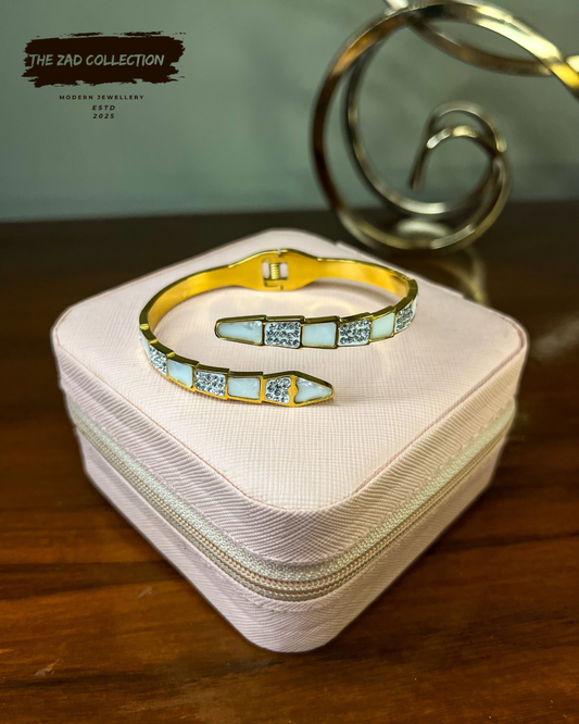 Royal Enamel Diamond Nail Handcuff